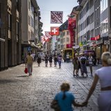 Les consommateurs suisses se montrent plus optimistes concernant l'évolution de la conjoncture au cours des 12 prochains mois, comparé à avril dernier (archives).